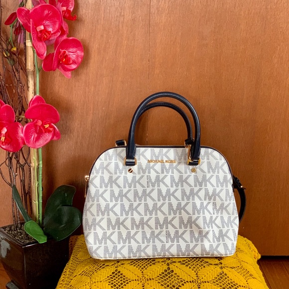 Michael Kors Handbags - MK Large Dome Satchel 💙💎